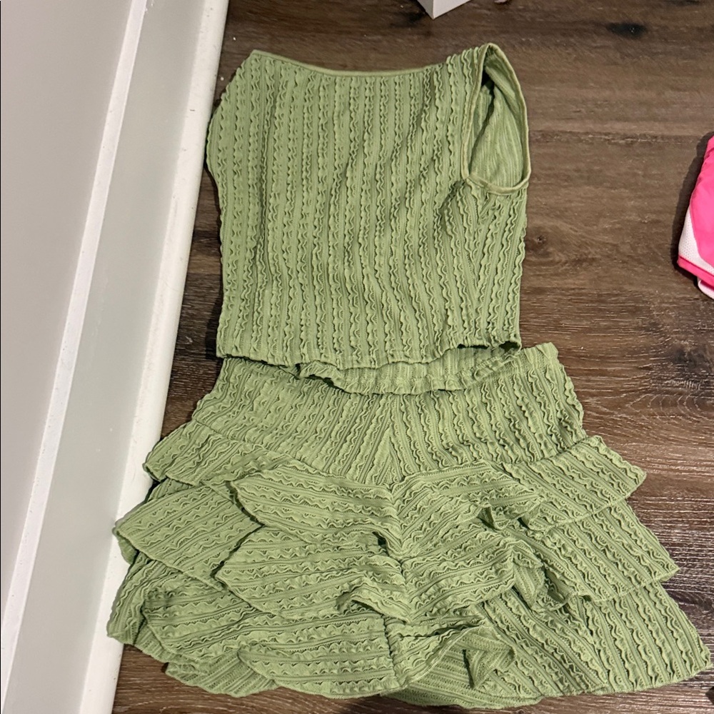 Forever 21 Textured Green women’s tank and skirt set